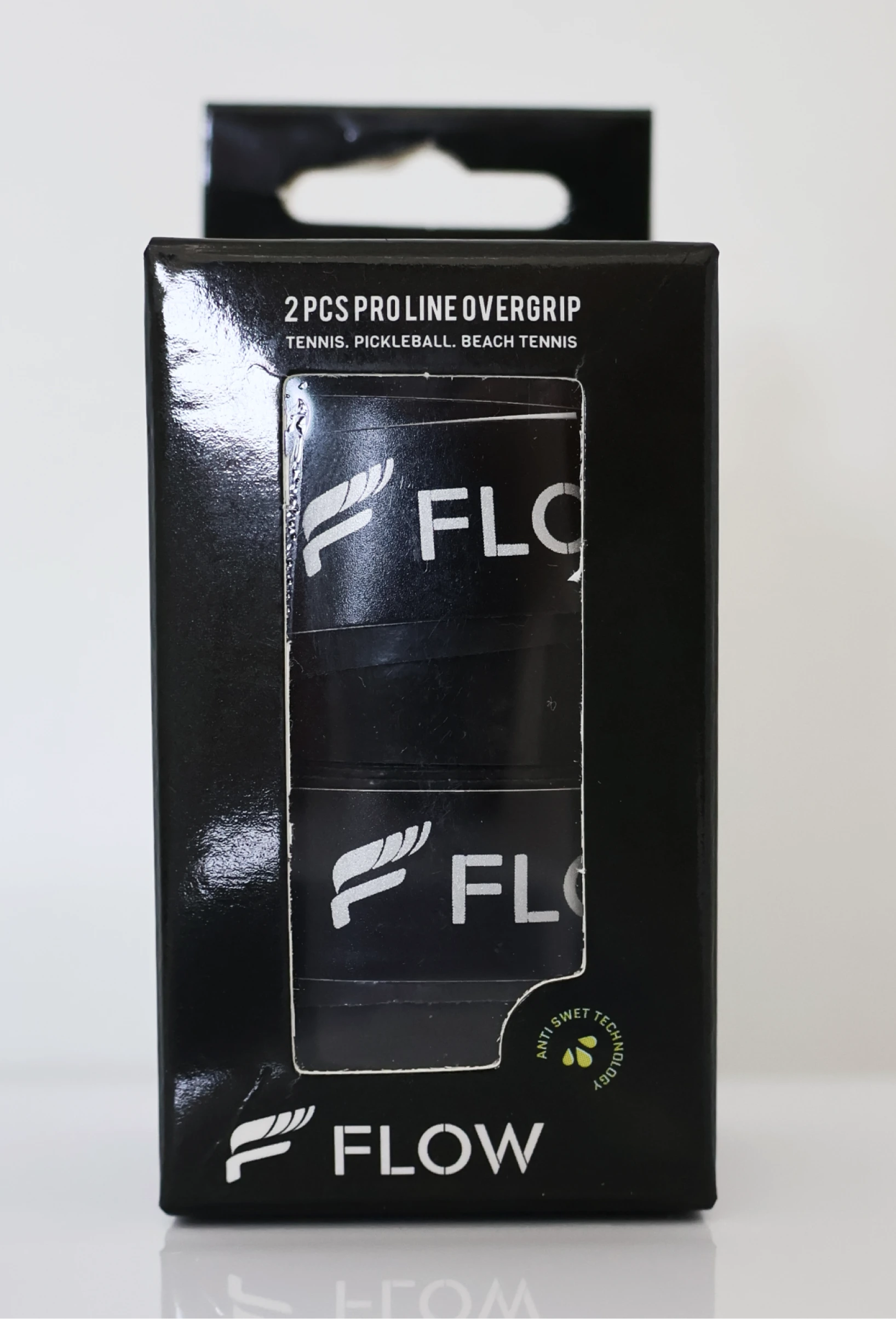 Black Grip, Pack with 2, Sweat Resistant, Heat Absorption, Flow Beach Tennis